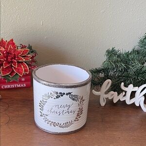 Rustic Painted Ceramic Pot with Merry Christmas 🎄🌿